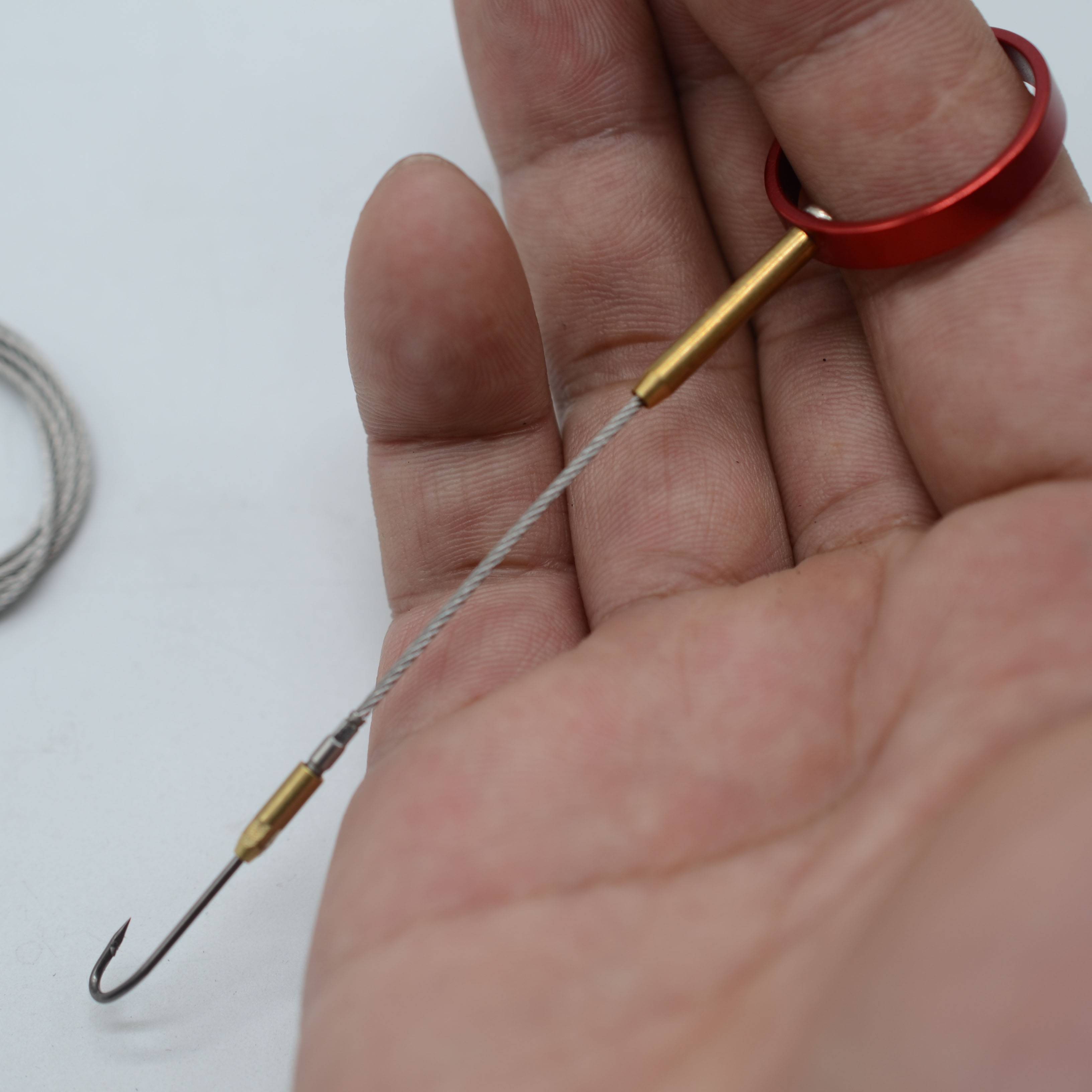 21 cm with a large medium hook each each