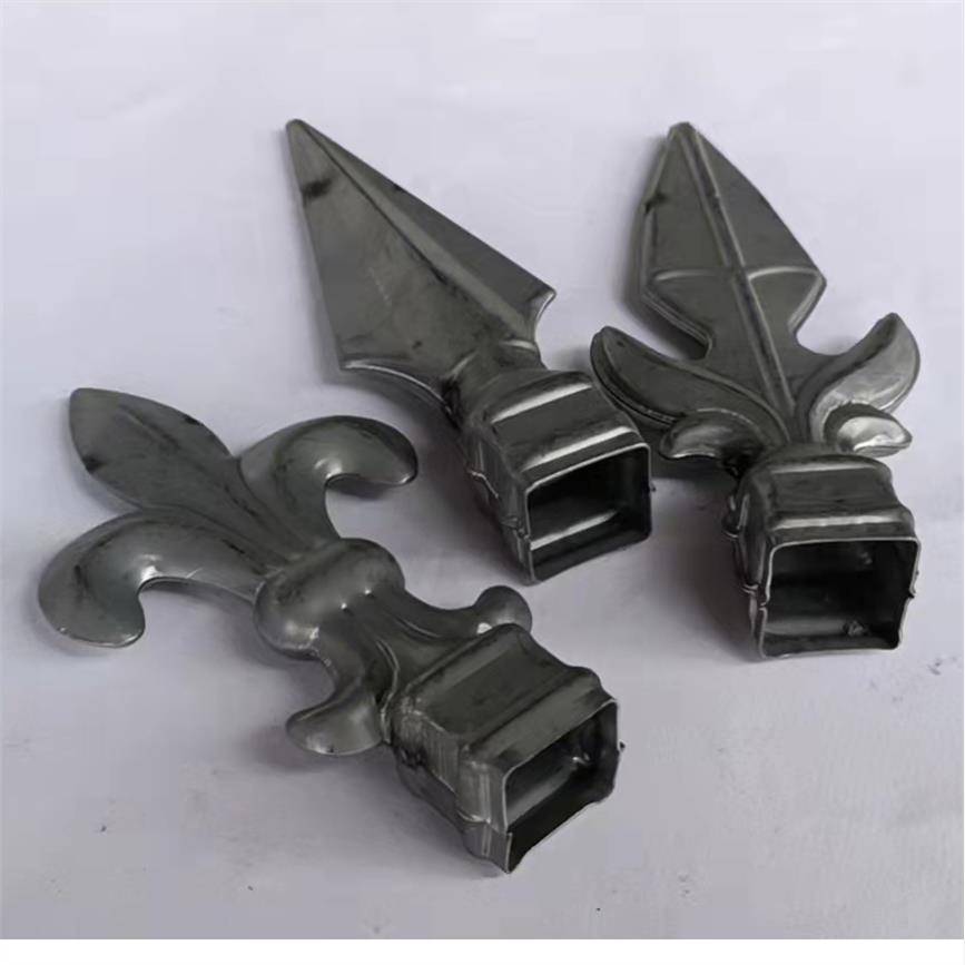 Two-faced door decorating of iron fittings, a sharp-fenced spear-fenced fenced iron-pistol pelvis