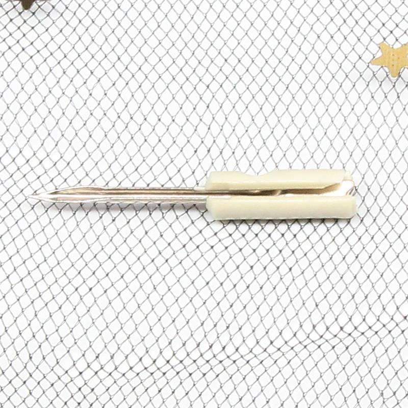 White plastic thin needle 1