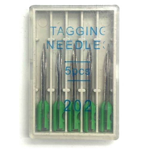 A box of plastic needles (5)