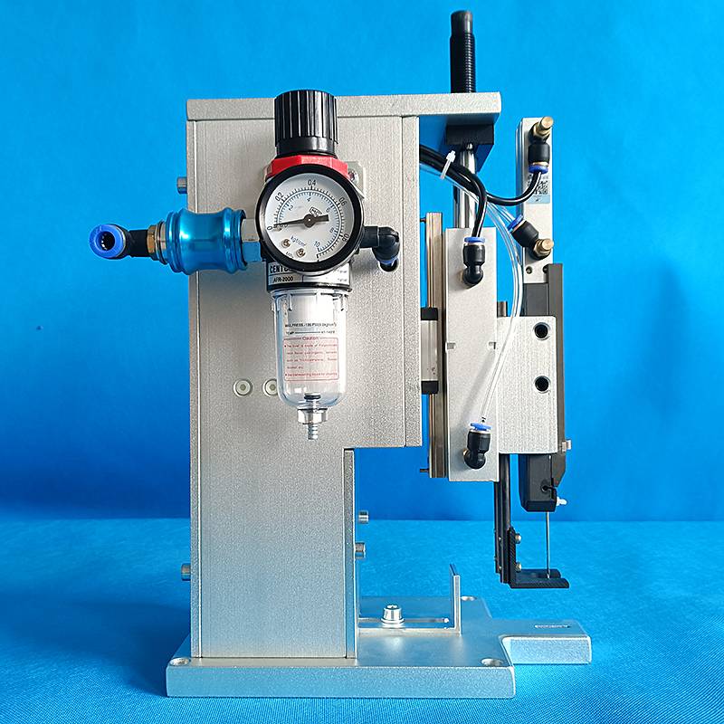 Playing trademark tag machine socks labeling machine Tag, gloves, towels, pneumatic electric tag guns, rubber needle machine