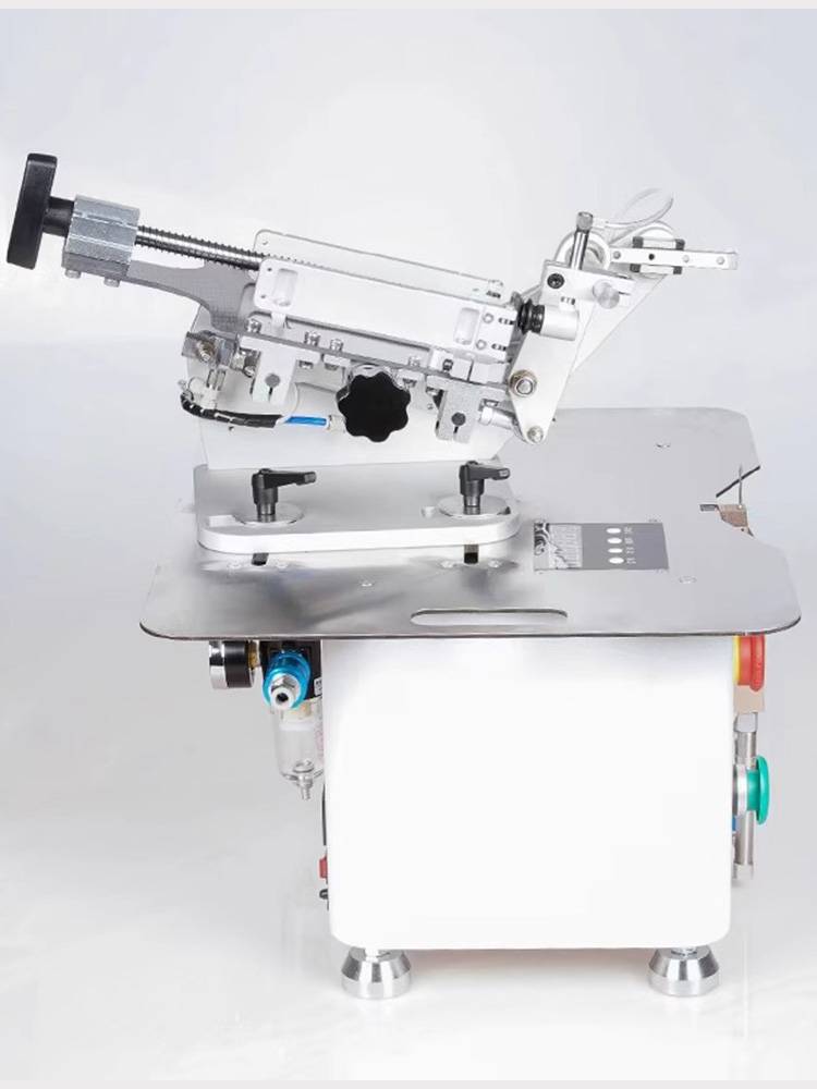 Fine needle crane gun, toy, clothing label trademark machine quickly hit the tag