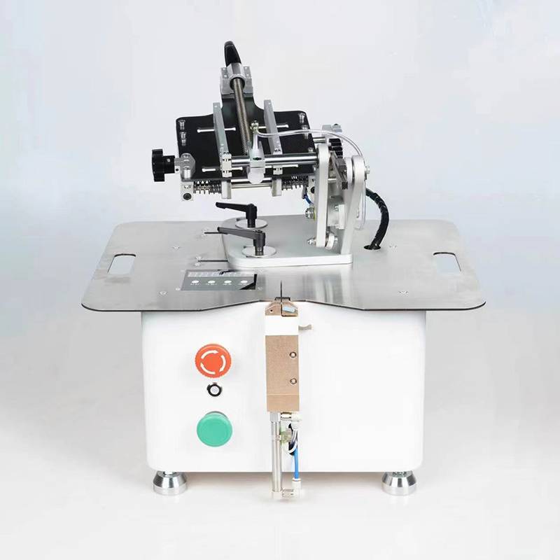 Toys playing trademark tag machine