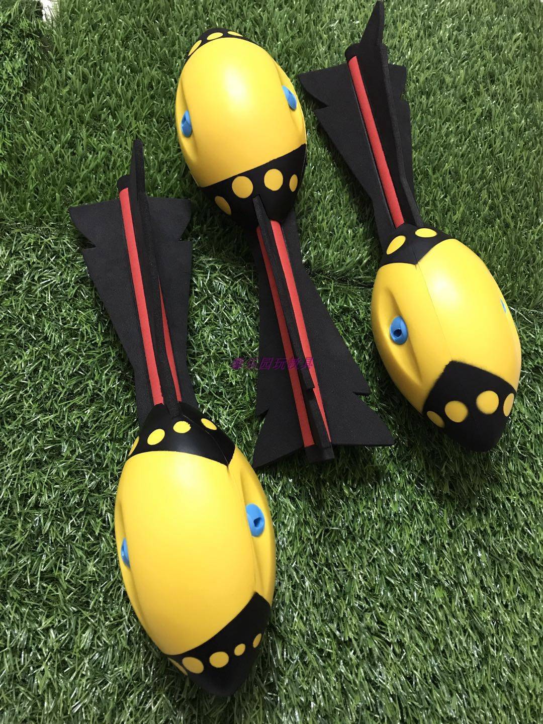 Primary school Sunshine Sports Products with a whistle and a standard gun Children's track and field fun fish torpedo missile toys recommendation
