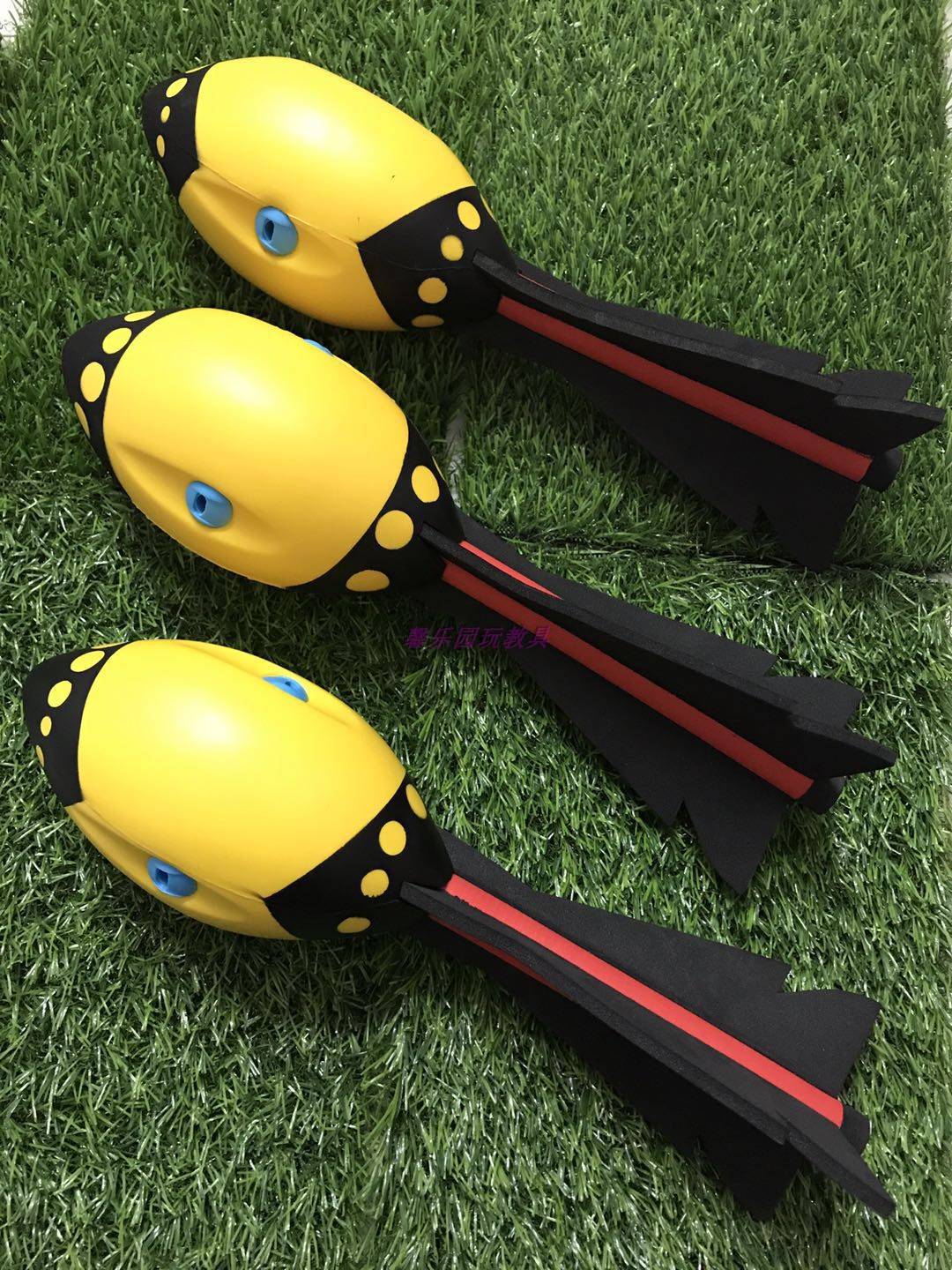 Primary school Sunshine Sports Products with a whistle and a standard gun Children's track and field fun fish torpedo missile toys recommendation