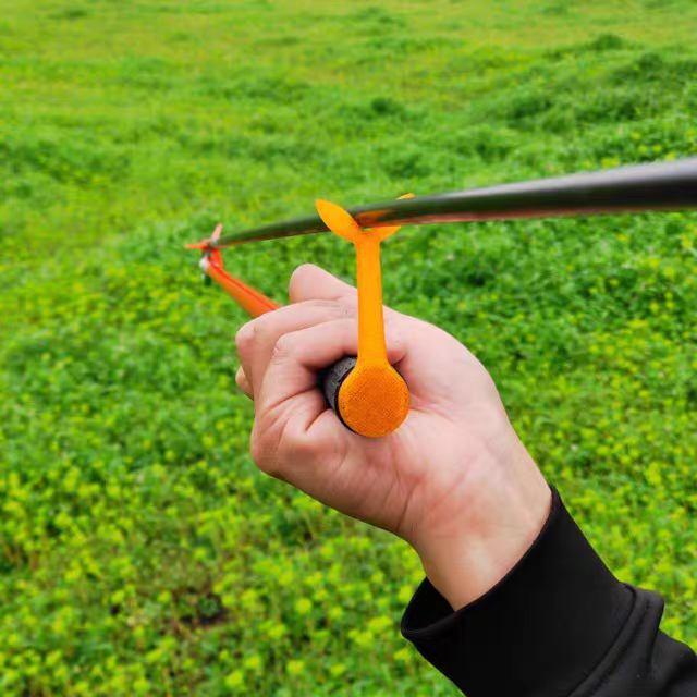 Speaker javelin training throwing