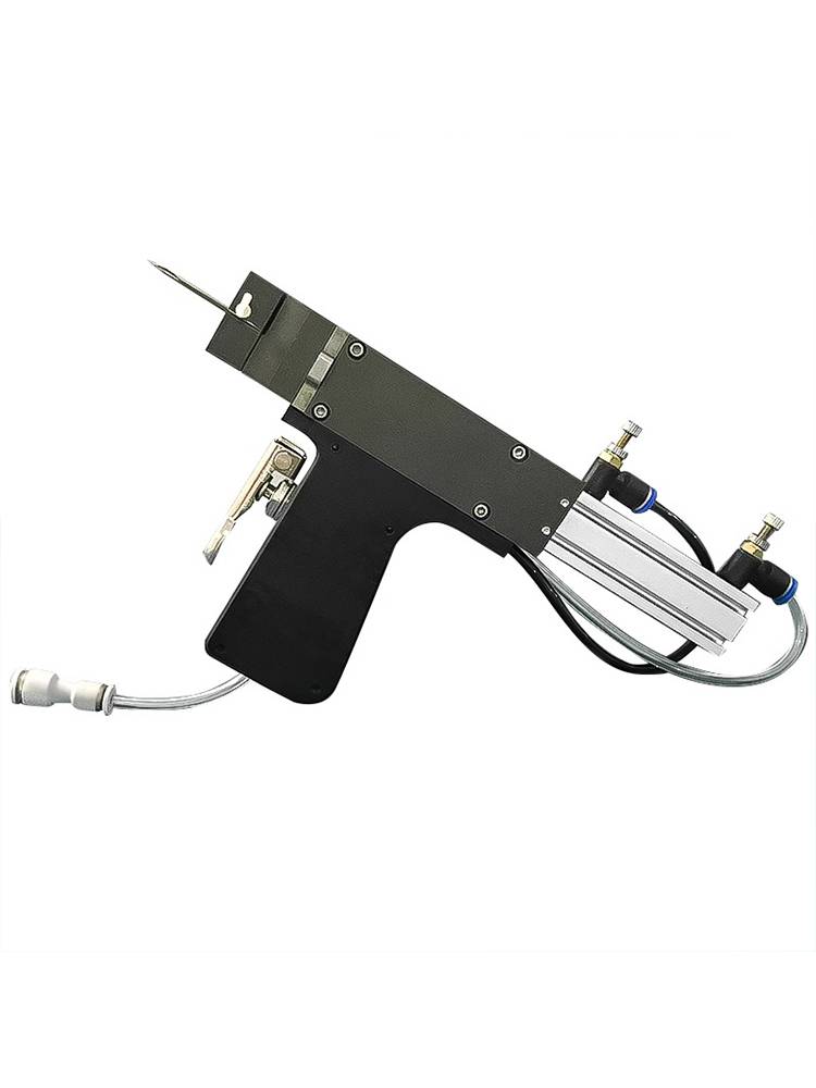 The pneumatic tag gun hit the beacon, the tag label, grab the thick rubber needle gun, the tag machine to hit the trademark gun
