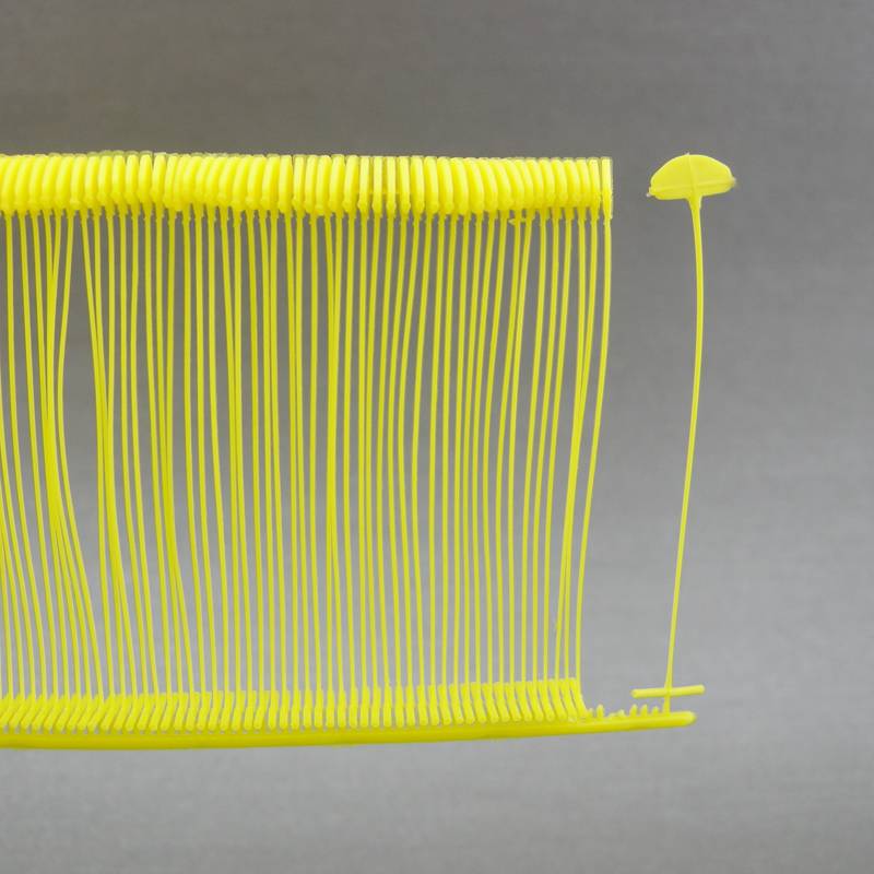 Spot color yellow fan -shaped blades fine rubber tag lines trademark gun plastic rowing needle