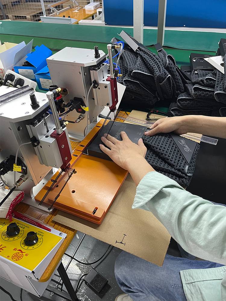 Type tag machine fixing rubber needle machine Tag, clothing blanket car cushion towels, socks, machine rubber nail machine