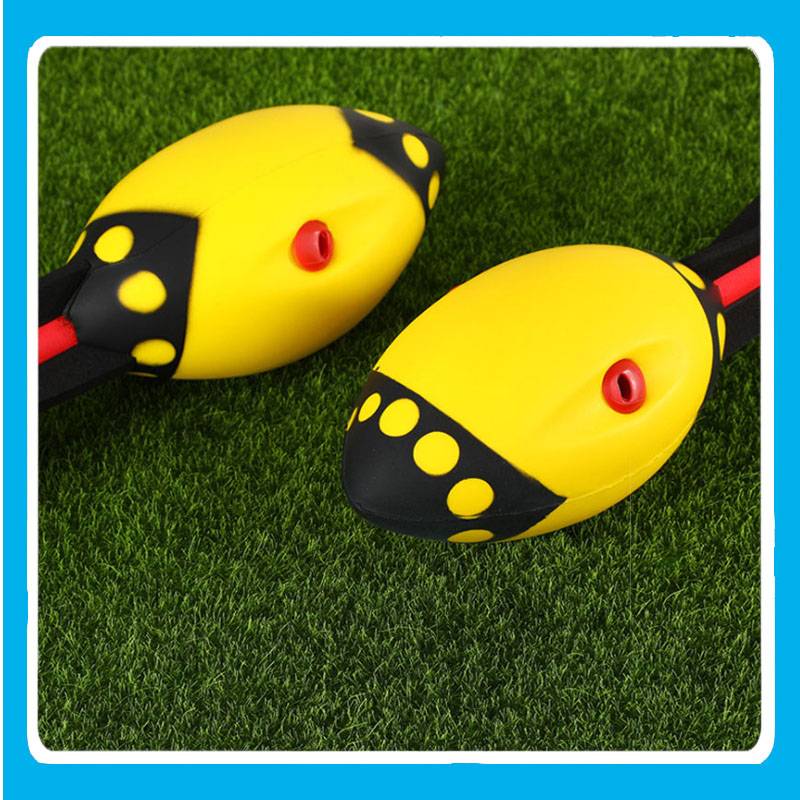 Practice the javelin with a tunnel with a whistle, the fish head, the track and field throwing the standard gun, the soft -style tunnel tap