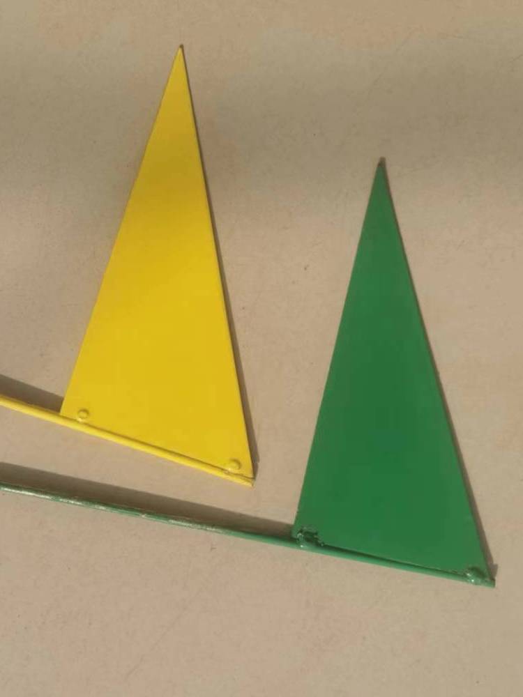 Outdoor training plug -in subway -made triangle flag iron cake javelin shot mask school sports conference flag flag