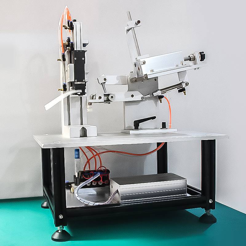 Playing trademark tag machine automatic card nail nail bid machine pneumatic tag clothing clothing all automatic rope knot machine
