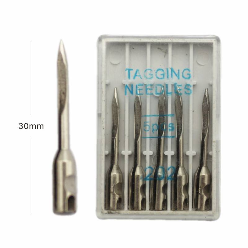 Playing trademark socks label guns to play clothes tag machine label grabbing tag needle, hitting guns, grab needle