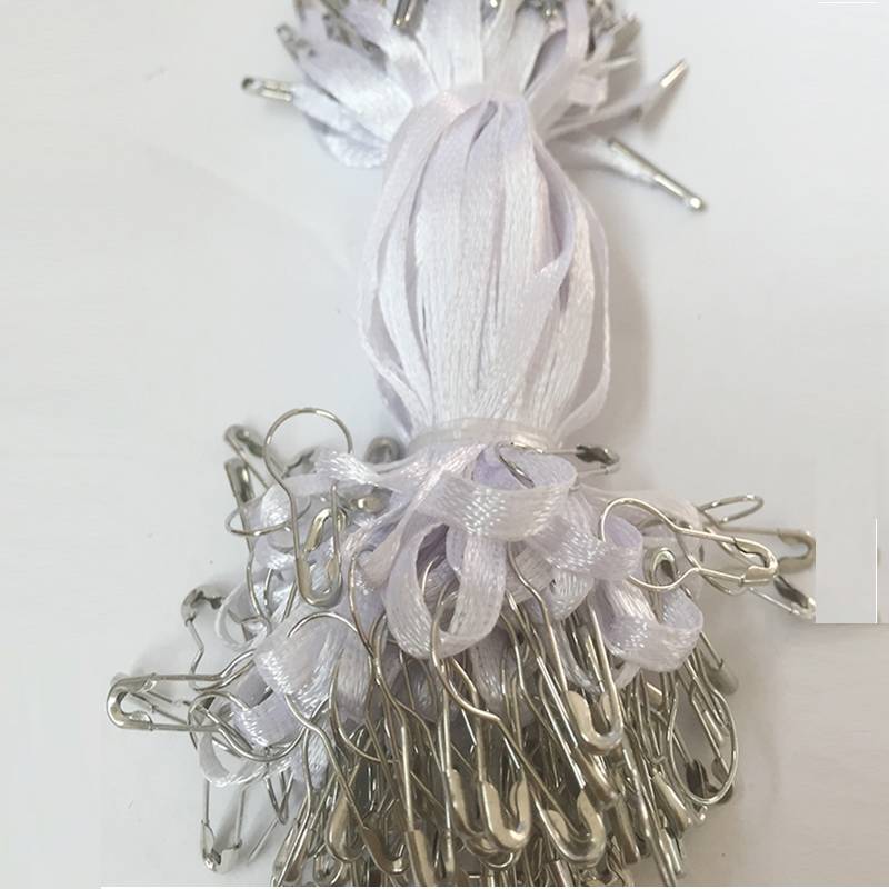 White ribbon silver -colored gourd