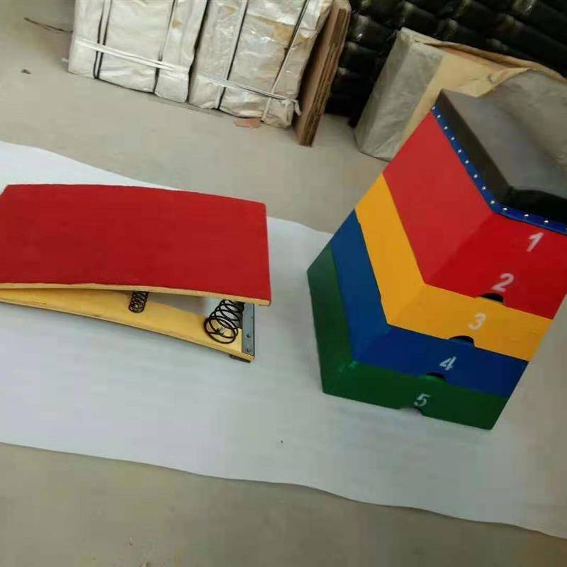 Color Sader Horse 75 cm+double spring aid japstine
