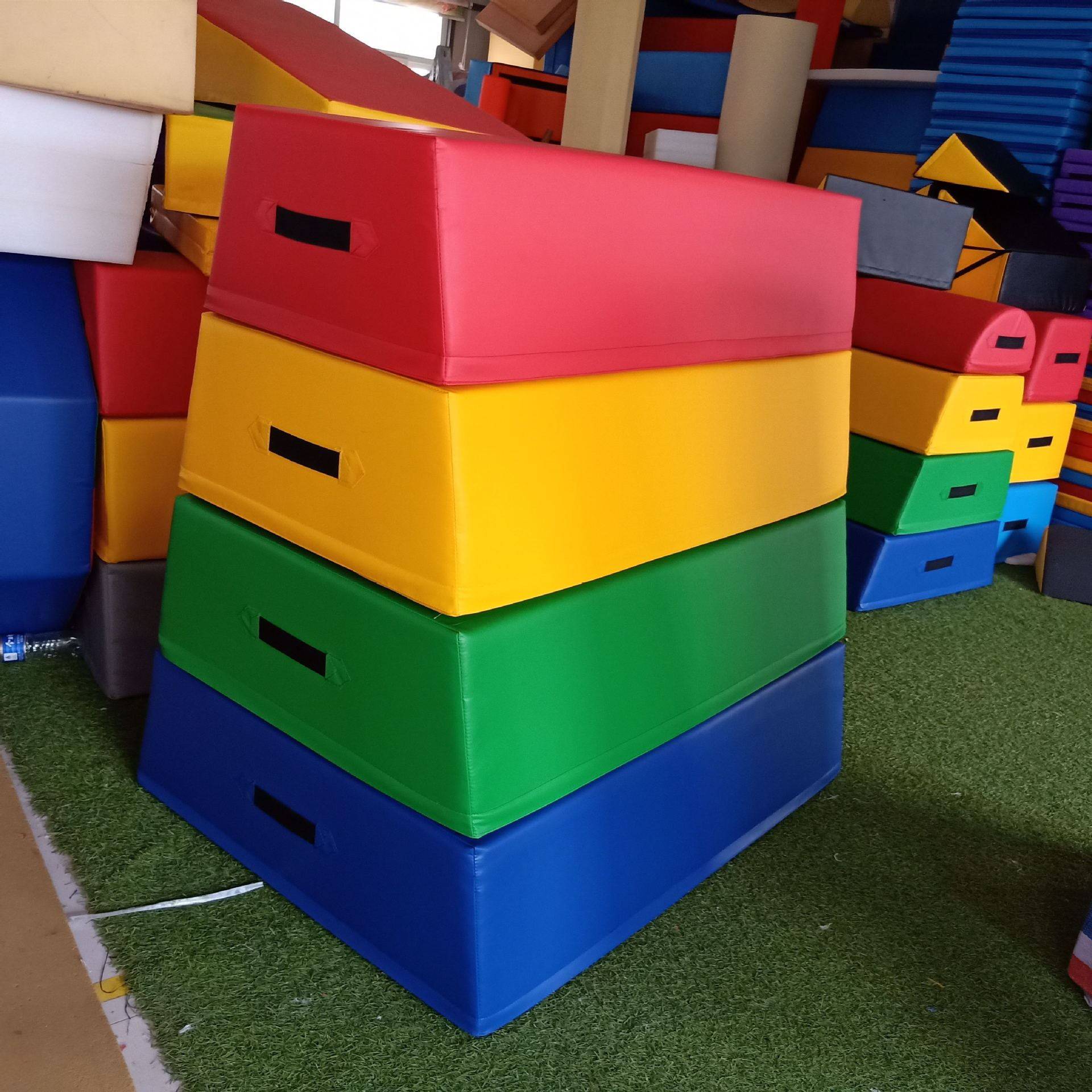 Four -section trapezoidal big jump box, PVC thickened grid cloth
