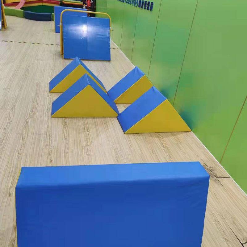 Children's Parkour Combination Pavilion Pavilion Jumping Box Training Equipment Early Education Center Triangular Broken Dorde Running Plugs