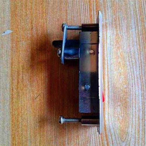 518 fire hydrants box door lock fire box door lock jumping equipment presses the lock lock surface lock
