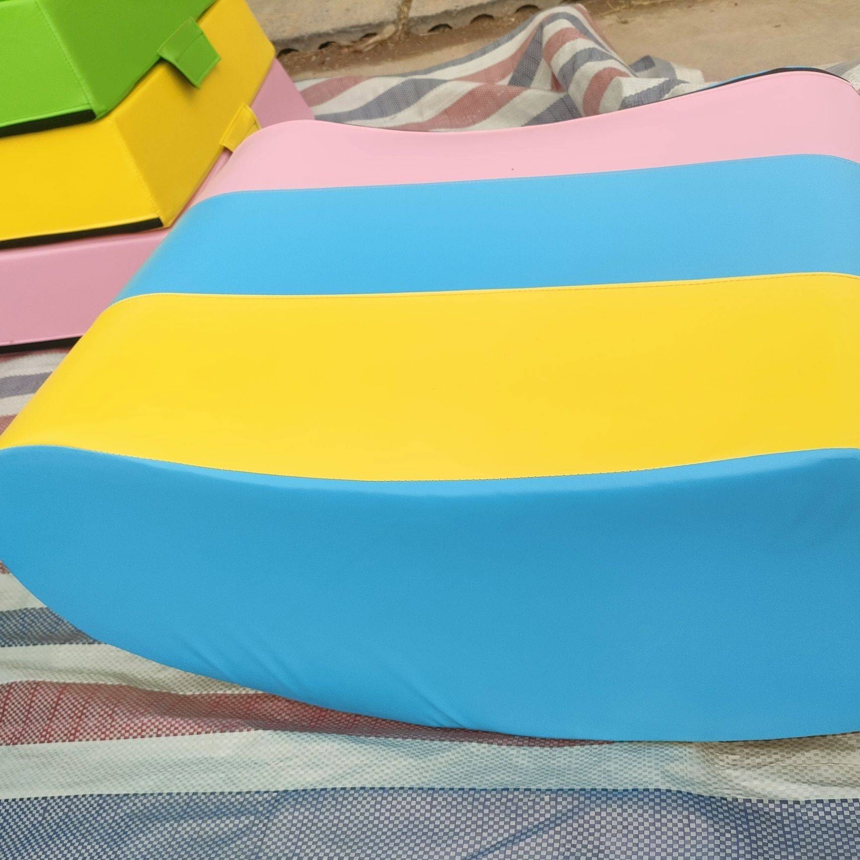 Shake boat