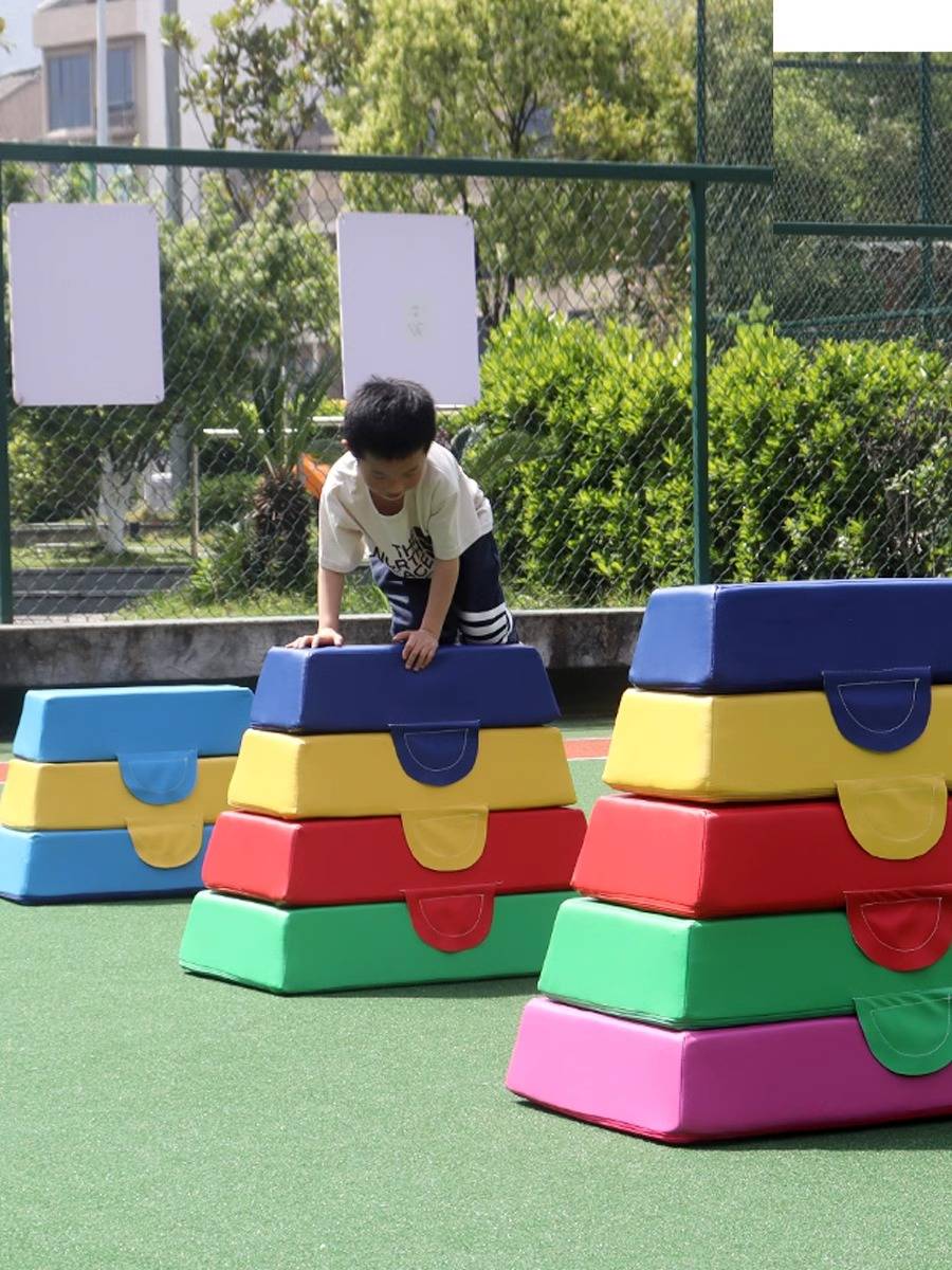 Kindergarten Early Education Software Jumping Box Children Anshima Goat jumps and jumps and jumps.