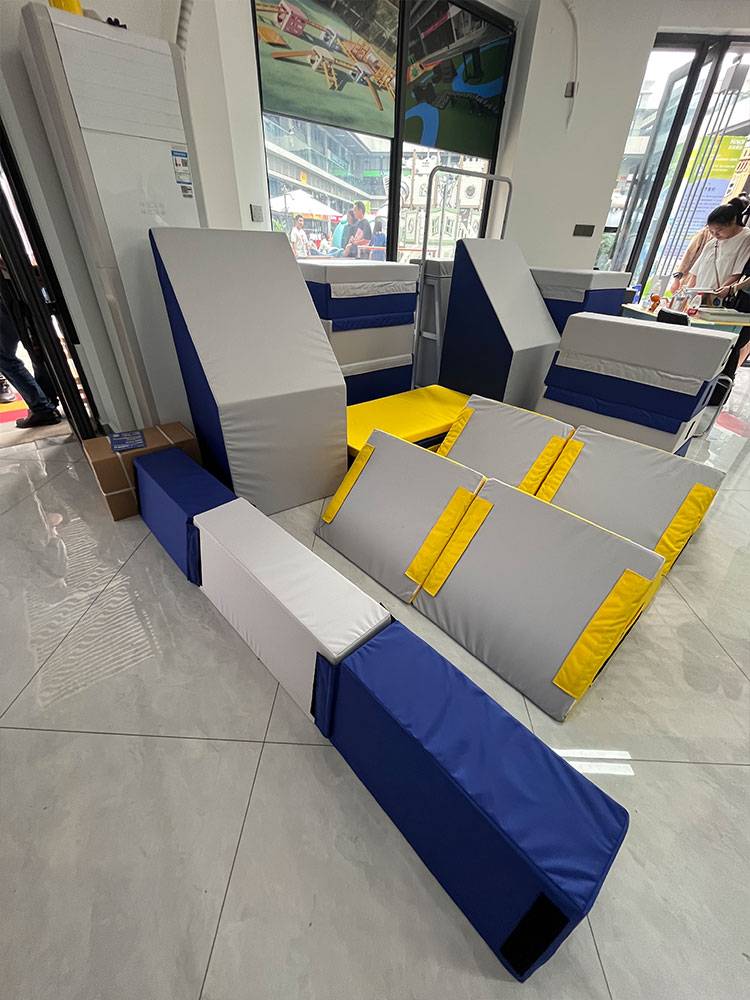 Senior teaching aids Children's physical energy circulating equipment combination kindergarten jumping horse jump box children's parkour training equipment