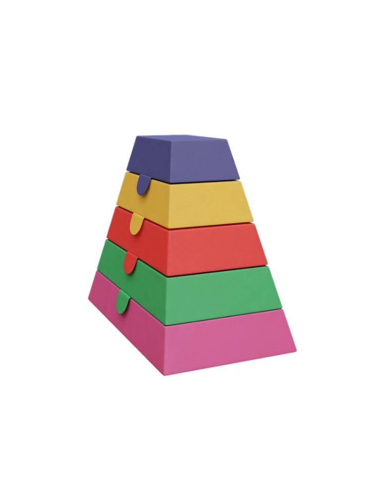 Children's Ama Mansat jumping and turning obstacles.