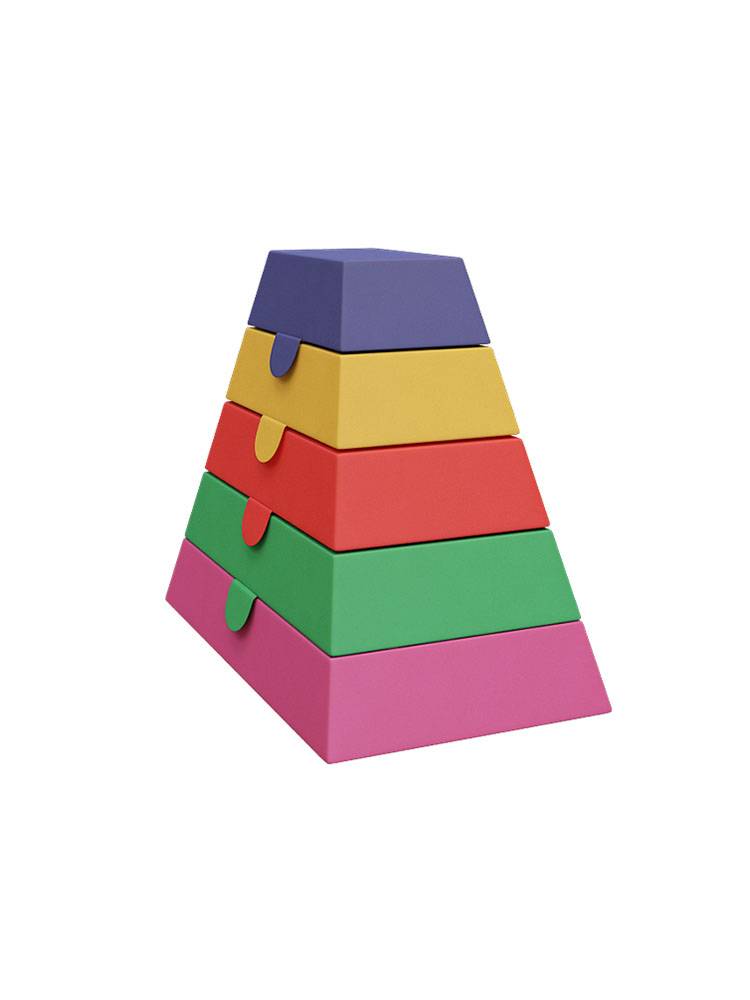 Children's early education software jumps horses jumping Yamanaka Kindergarten over obstacles and objects, specific fitness training equipment jump boxes