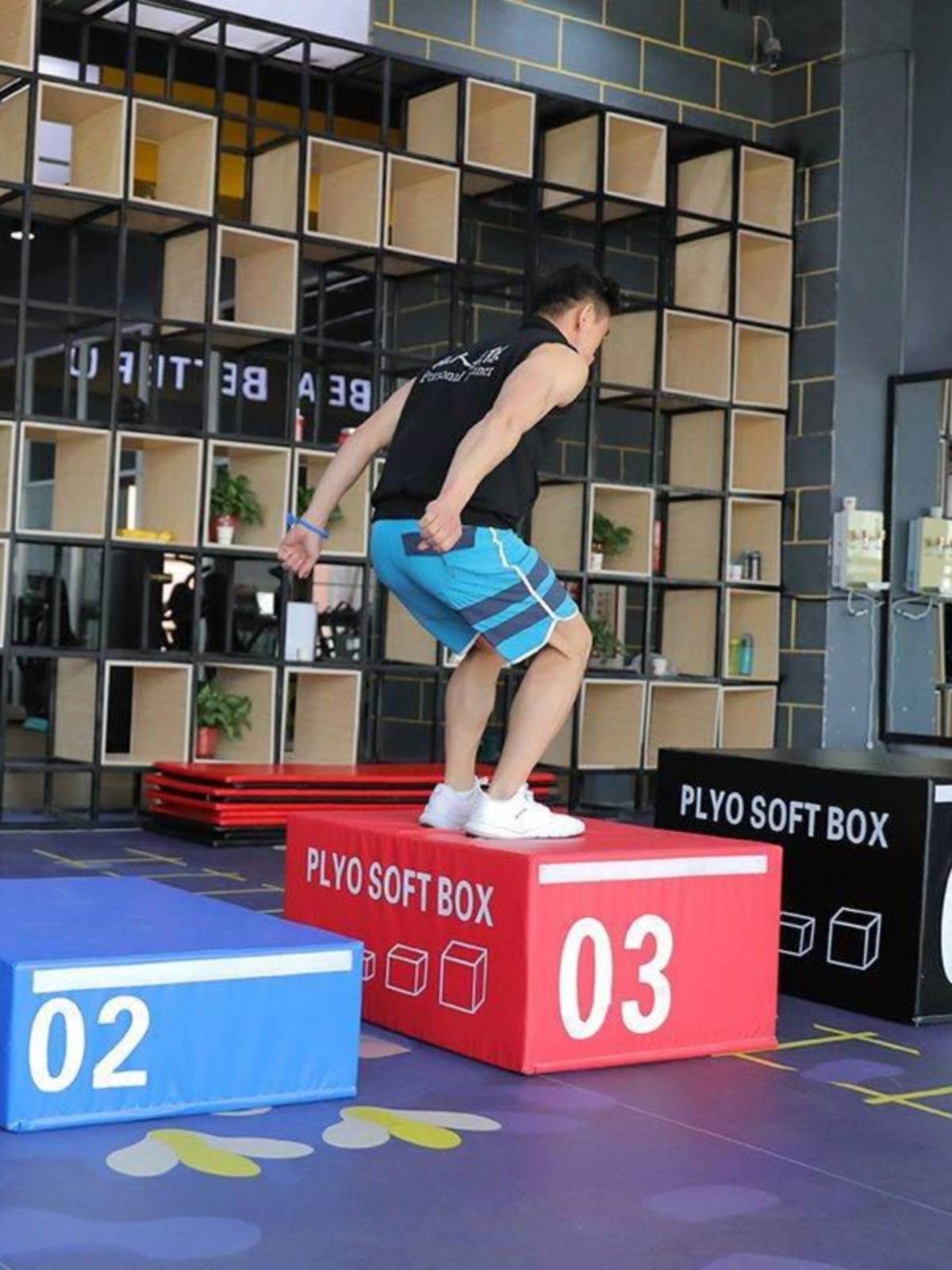 The jumpbox softly trained children in gyms with a combination of eject and eject