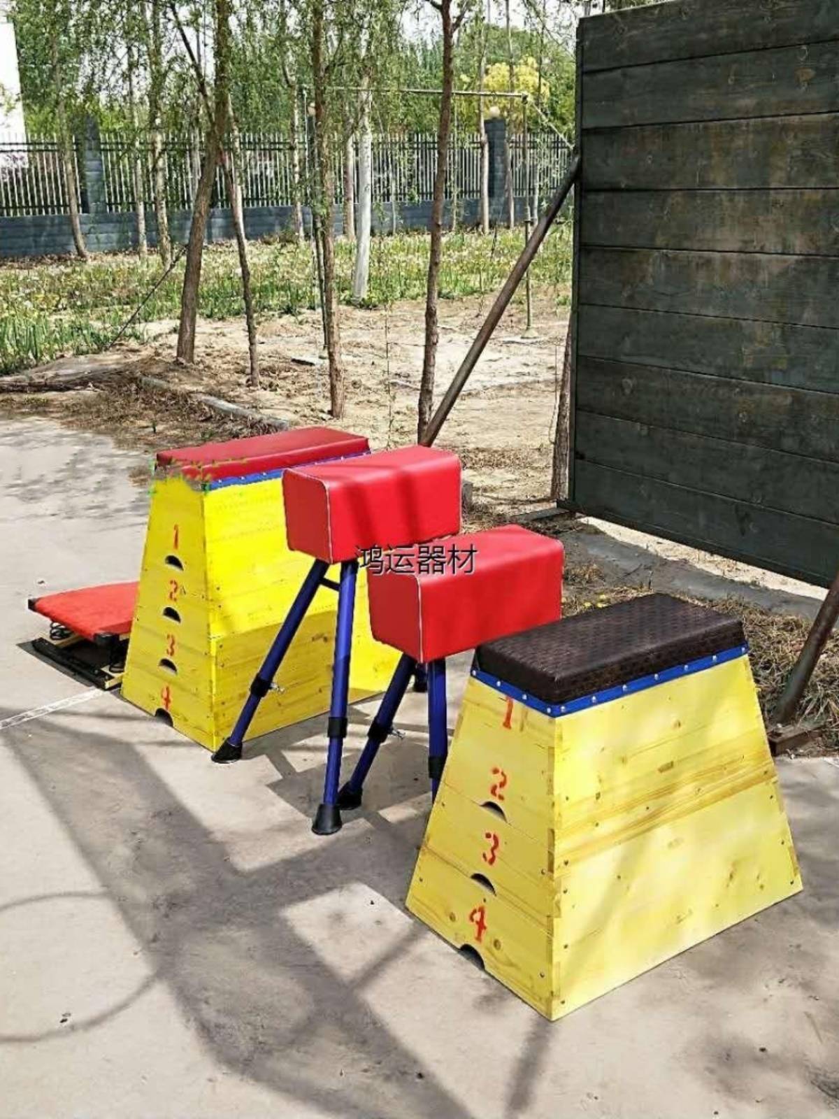 A goat jumper's class can be regulated by a saddle jumper's box and a child jumper's training kit