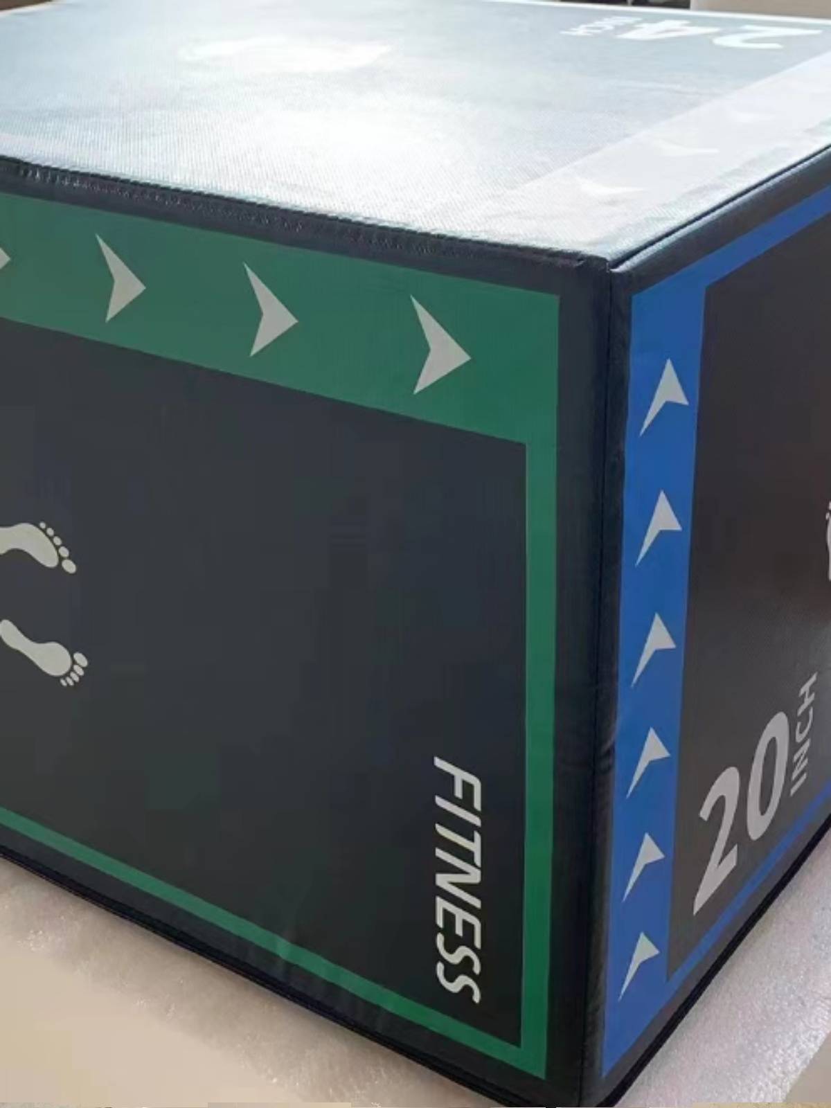 Jumper box softly trains children in gyms to jump in a single, gradual box
