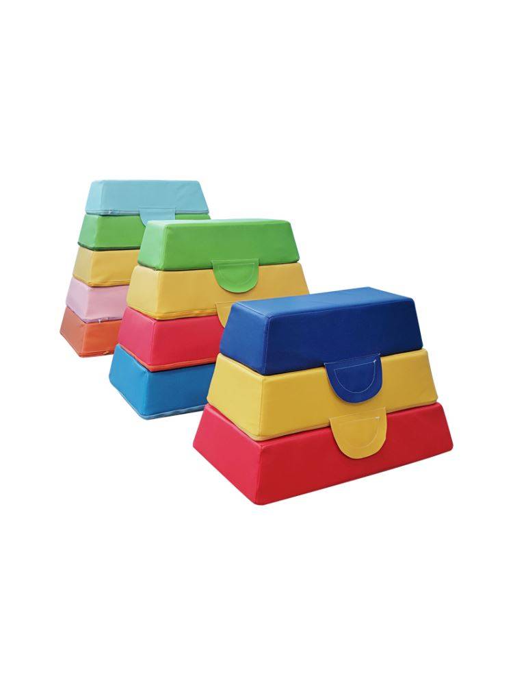 A jumpbox to teach a soft-temperatured kid to jump to the barrier