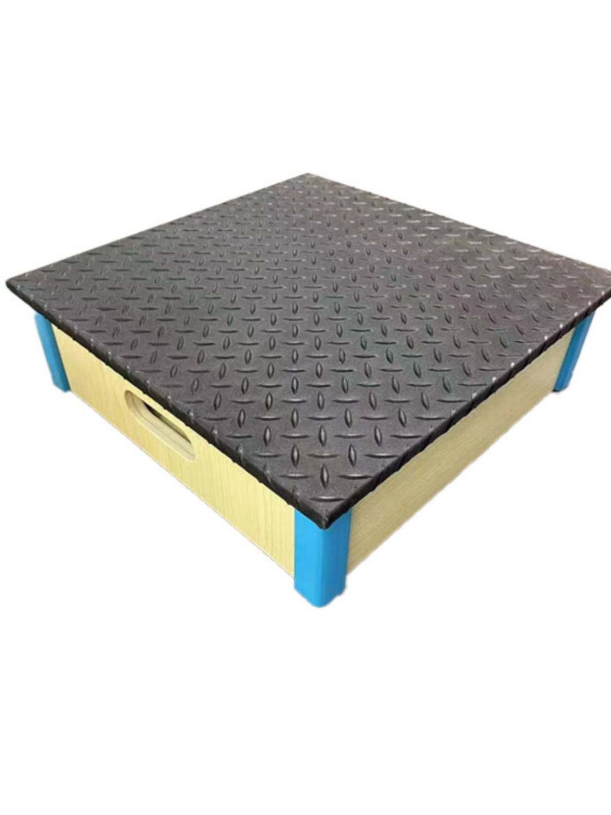 Birch parkour combination can climb large indoor and outdoor training equipment.