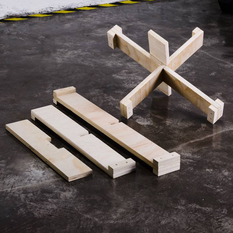 A troupe of wooden troupe can remove a troupe of gymnasium