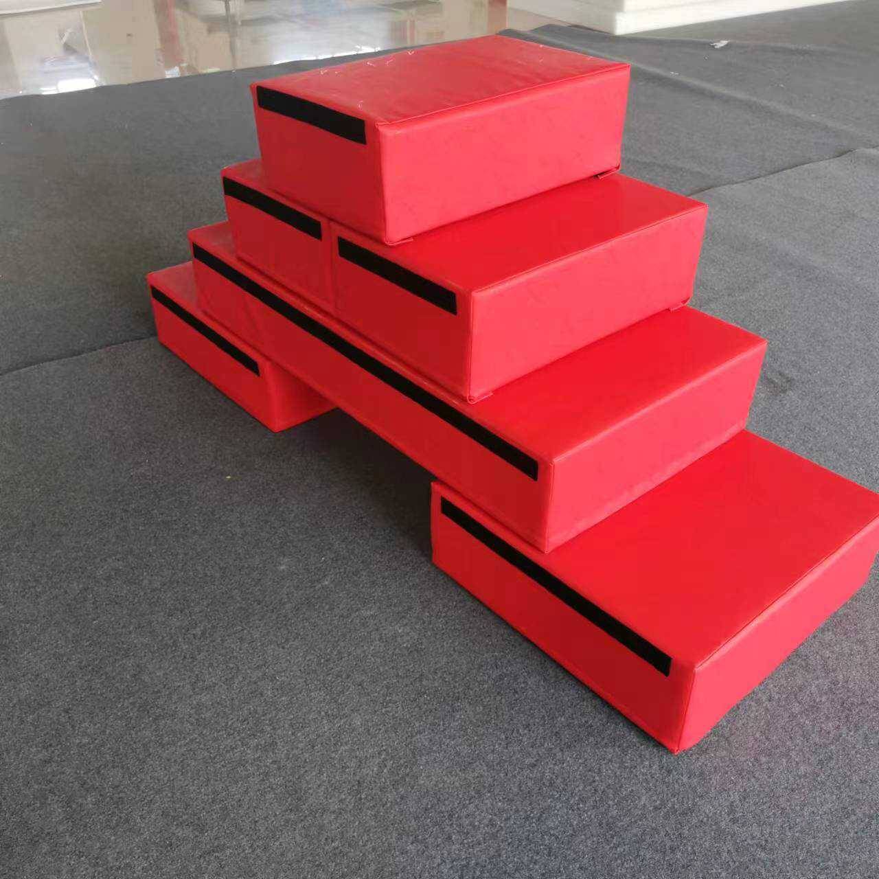 Cool Caando functional children are able to stack up and jump