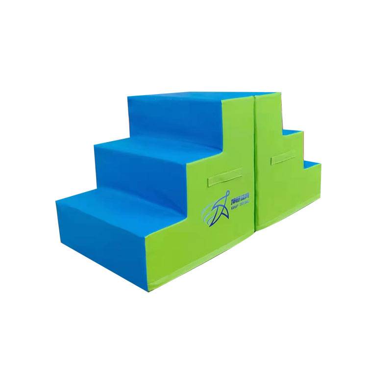 Children's physical fitness parkour equipment full set of children's senses climbing software wooden tripod hill hill -shaped jumper
