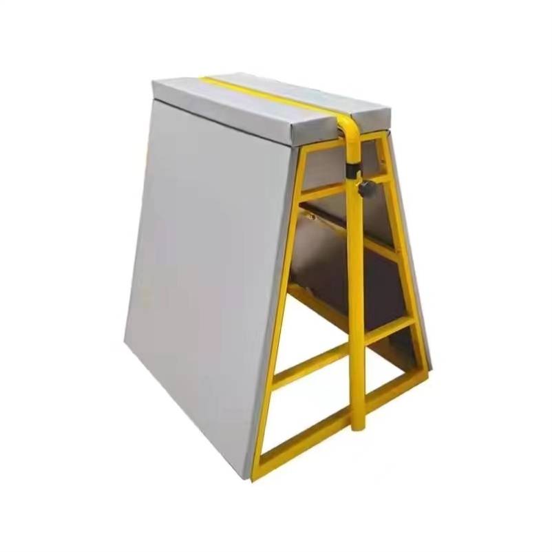 Wide -head lifting and running cool rack