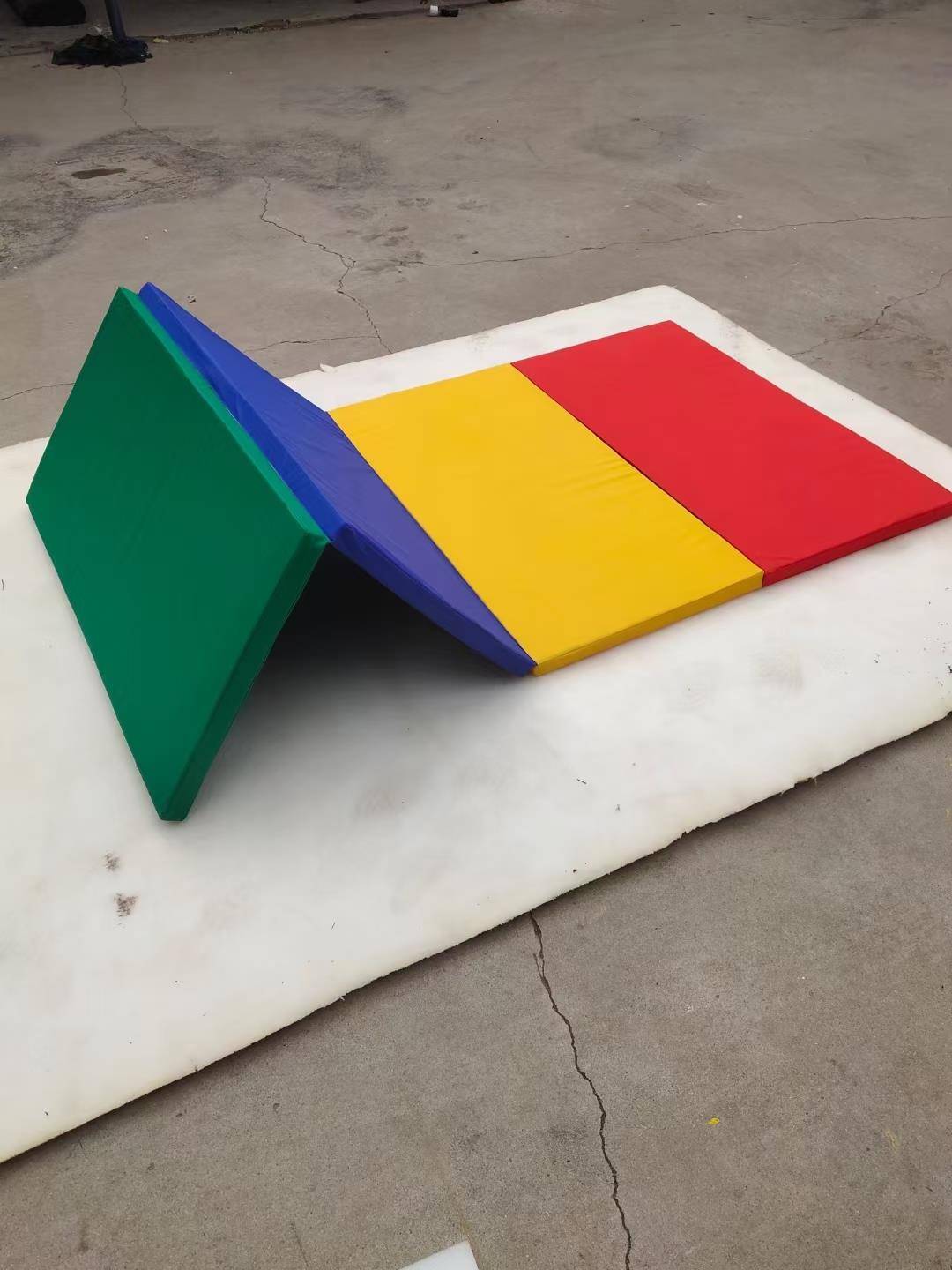 Four folded color pads 240 × 120 × 10