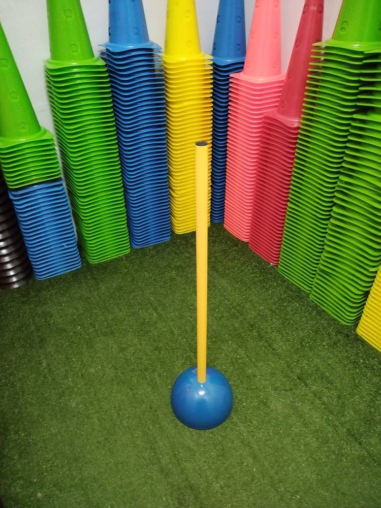 Soccer training poles, snake-tailed kids, jump poles, red-and-white rods, body-improvement sticks