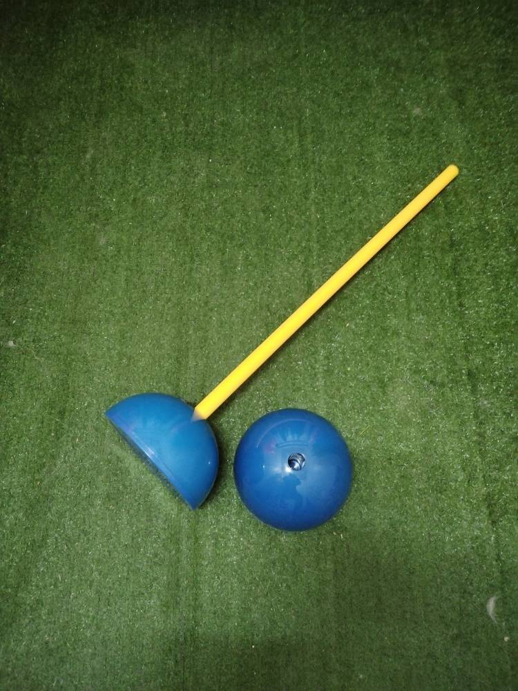 Soccer training poles, snake-tailed kids, jump poles, red-and-white rods, body-improvement sticks