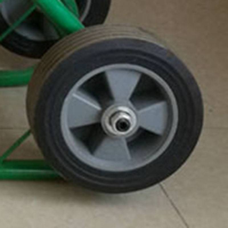One ordinary gray wheel on the rack of threader