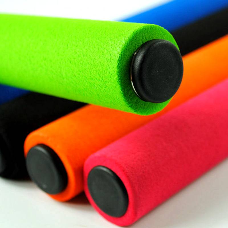Track and field competition. Sponge aluminum alloy relay stick ABC relay stick wooden stick relay stick. The relay ring