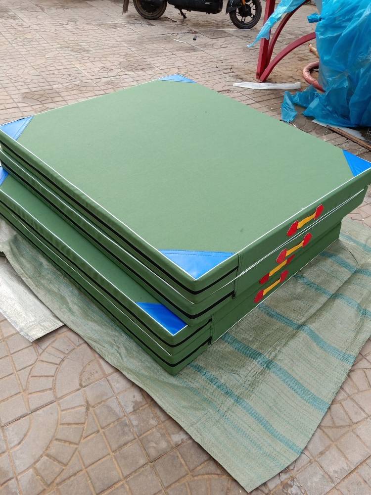 Empty Putting Put of Sports Cushion Sports Cushion Sponge Practice Cushion Side Folding Direct Martial Arts Pad Protective Cushion