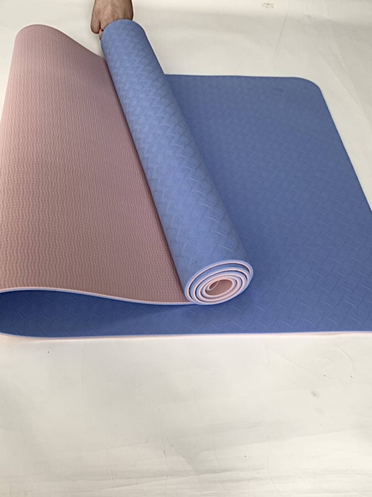 Micro defect TPE Yoga mats for girls dedicated to sound insulation reduction family dance ground pad anti -slip 80cm widening thickening