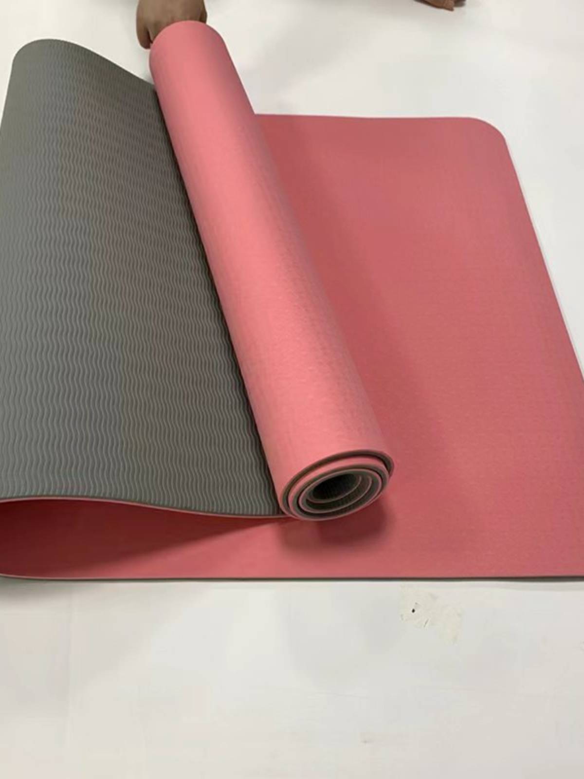 Genuine TPE Anti -slip yoga cushion custom logo sound insulation reduction jumping cushion junior scholar fitness floor cushion home