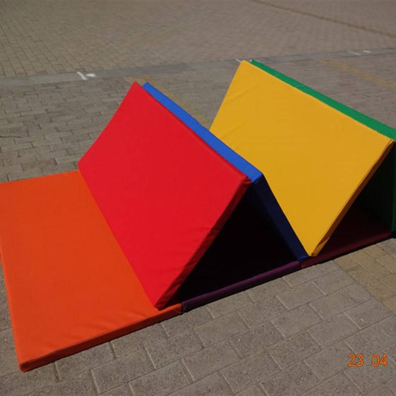 4 Folding gymnastics pad lying up lying on the cushion four folding dance practice pads 40 % off children's crawling sports cushion cavernous pad
