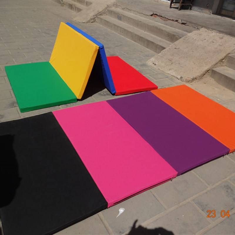 4 Folding gymnastics pad lying up lying on the cushion four folding dance practice pads 40 % off children's crawling sports cushion cavernous pad