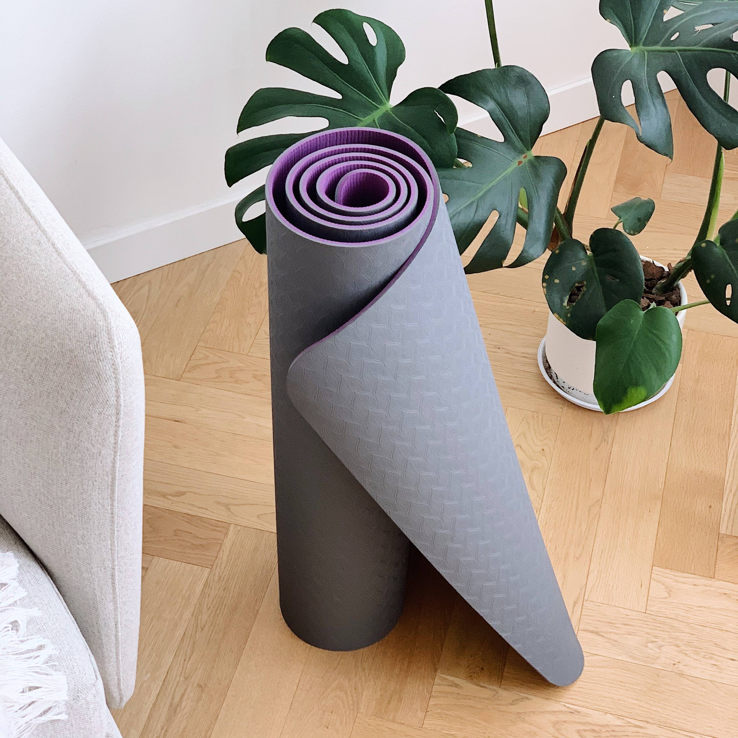 The boss leaving the old beauty produce high -quality sports fitness PVC yoga cushion!