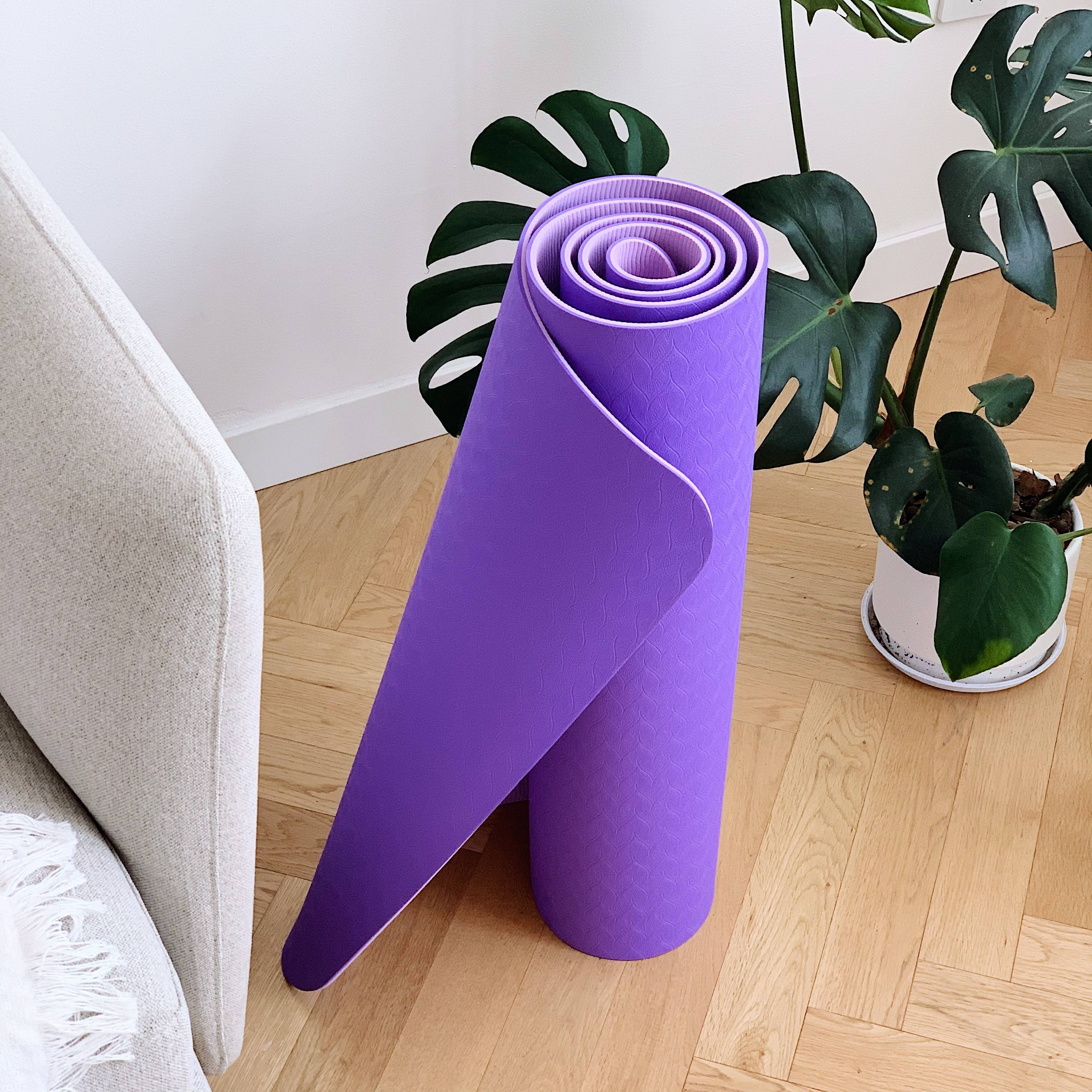 The boss leaving the old beauty produce high -quality sports fitness PVC yoga cushion!