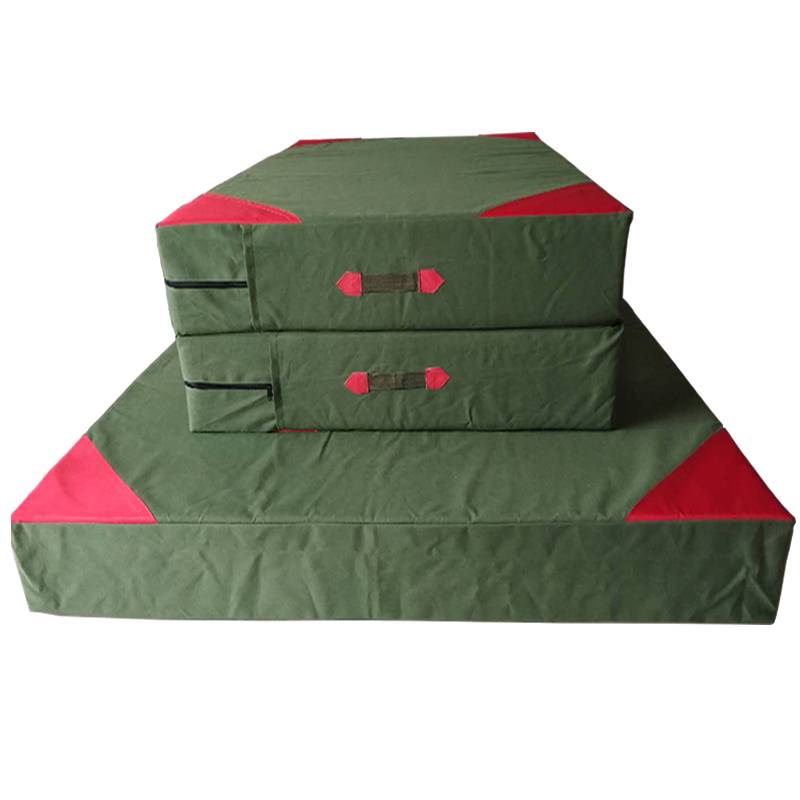 Sponge mats jumps with advanced training on sponge mats, air-turning training mats for rock-crawling protection packs