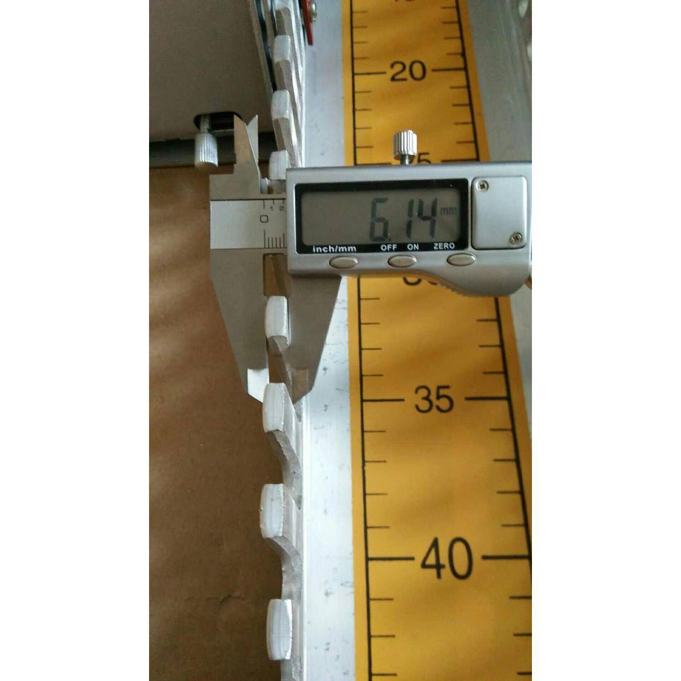 Aluminium alloy multi-purpose plastic track starter training in track and track short-runs